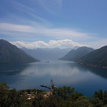 Apartment Titaneli Kotor Luaran gambar