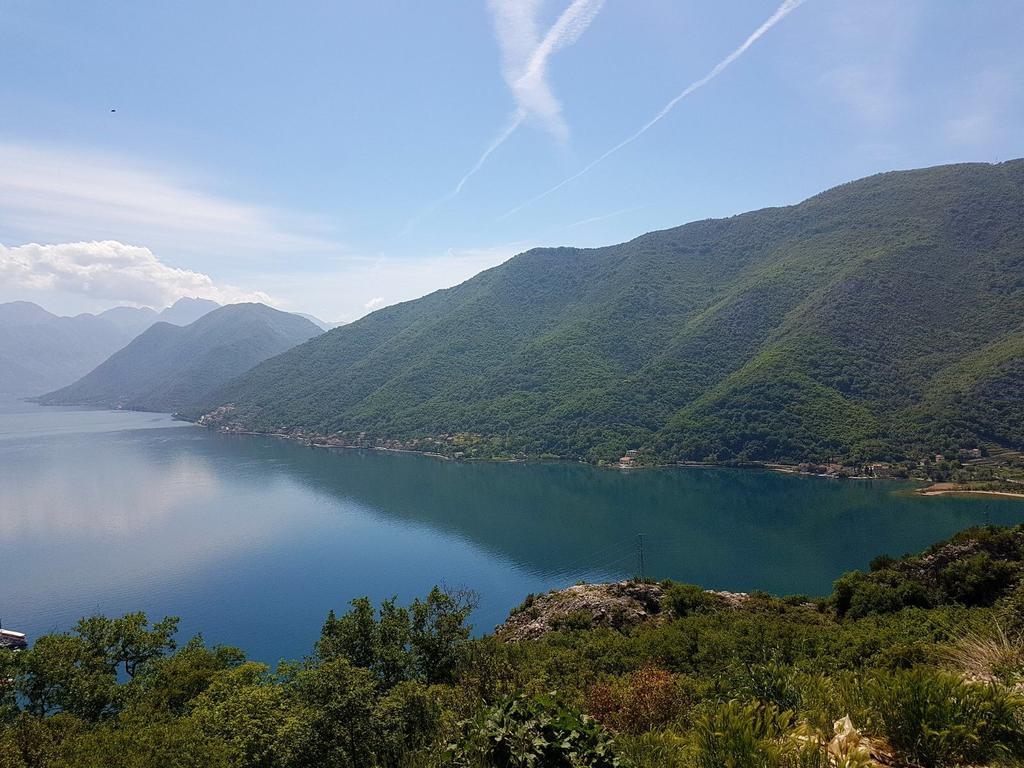 Apartment Titaneli Kotor Luaran gambar