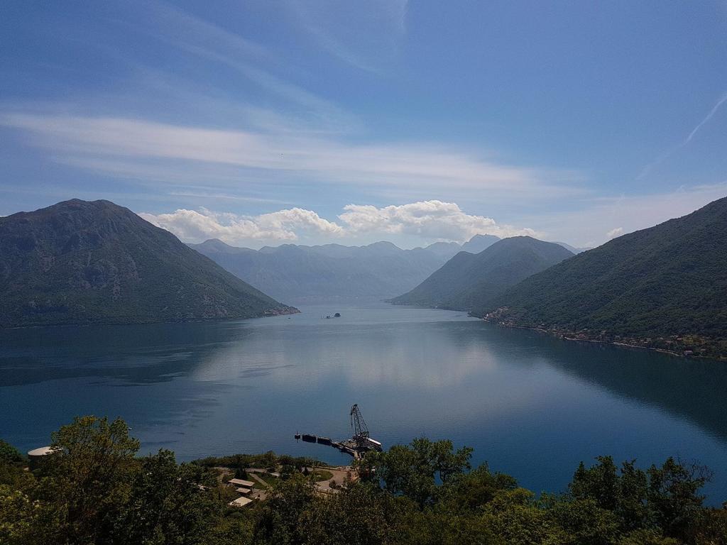 Apartment Titaneli Kotor Luaran gambar